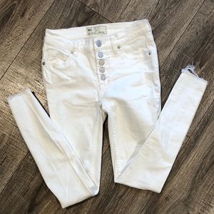 White High-waisted skinny jeans